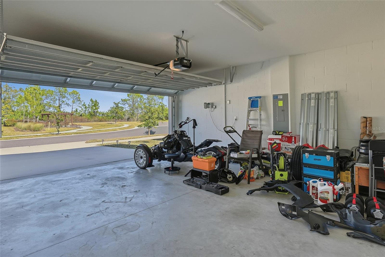 Image 41 of 46 For 5431 Amaryllis Garden Street