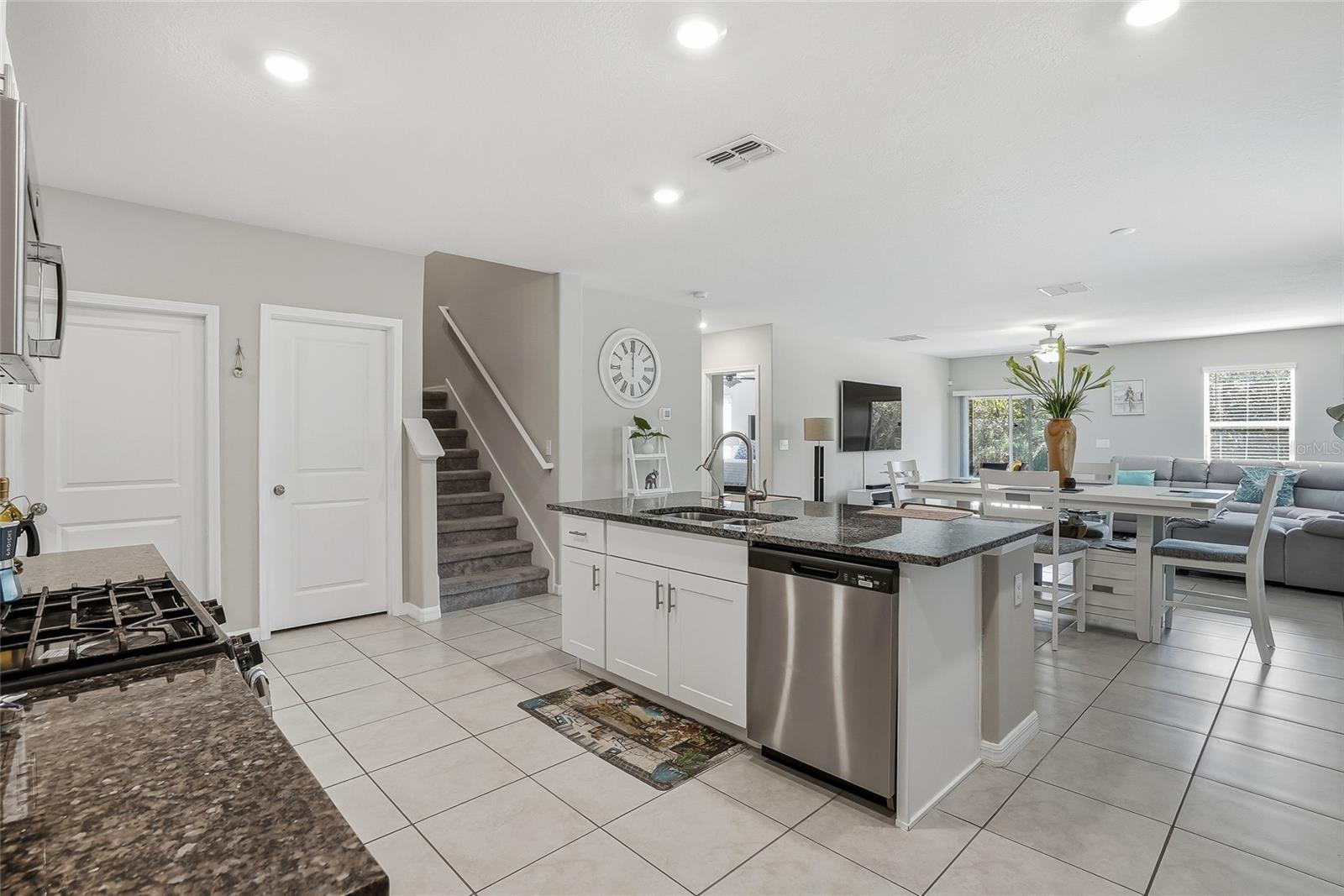 Image 9 of 46 For 5431 Amaryllis Garden Street