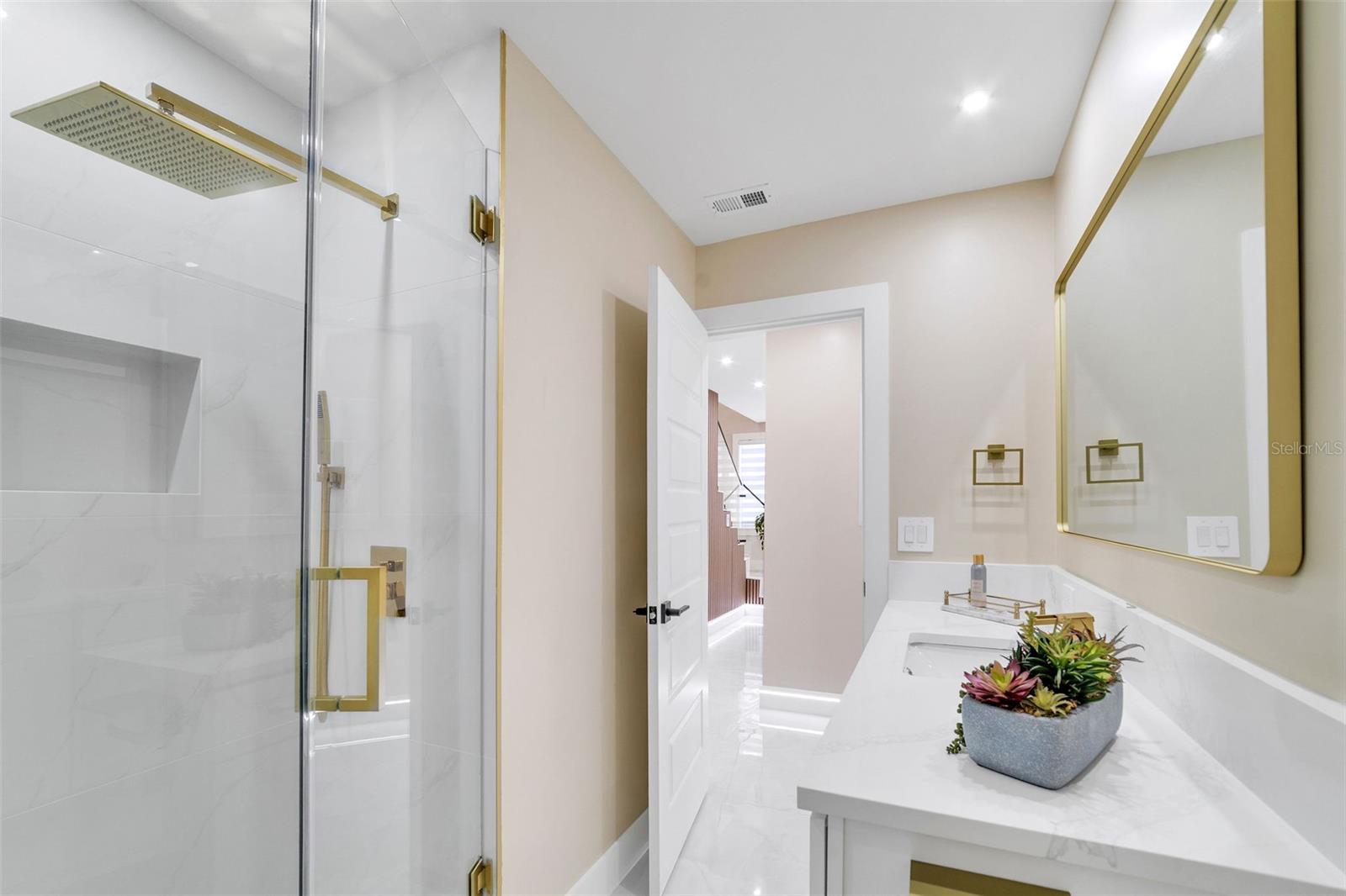 Image 21 of 96 For 4518 Idlewild Avenue