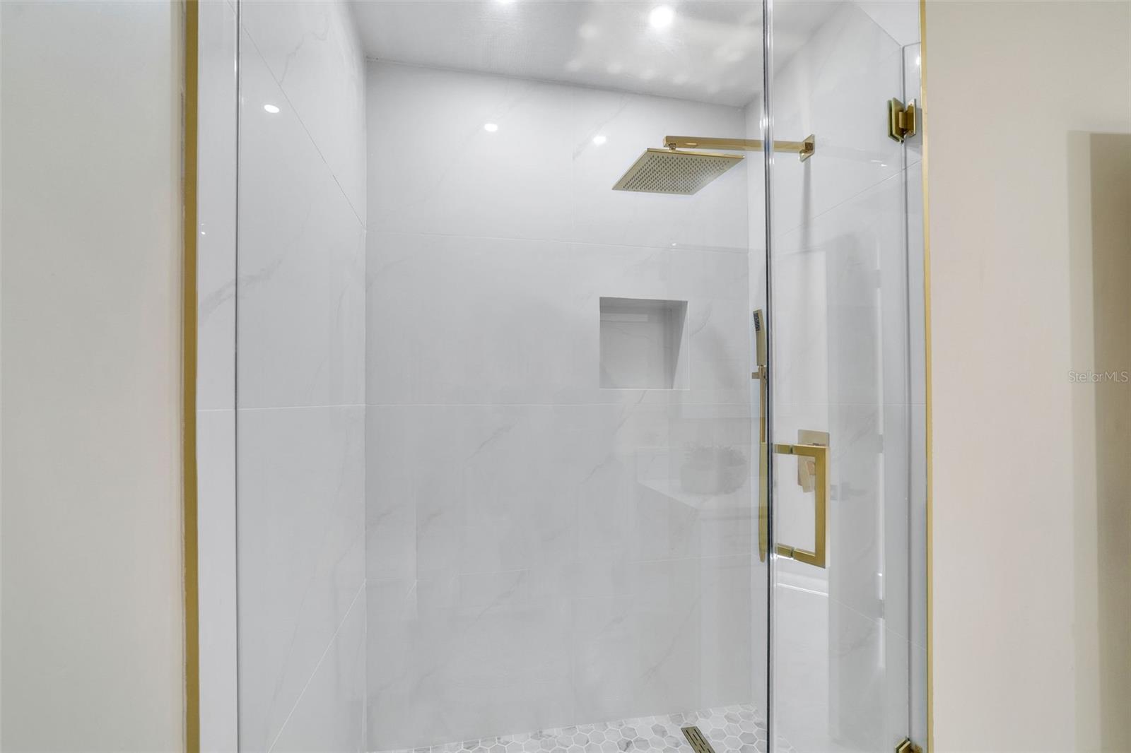 Image 22 of 96 For 4518 Idlewild Avenue