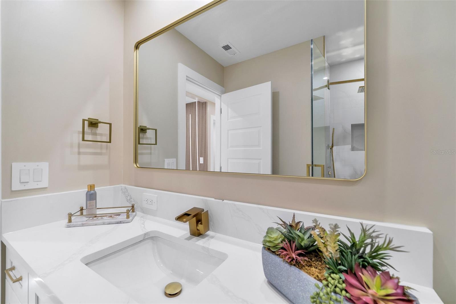 Image 23 of 96 For 4518 Idlewild Avenue