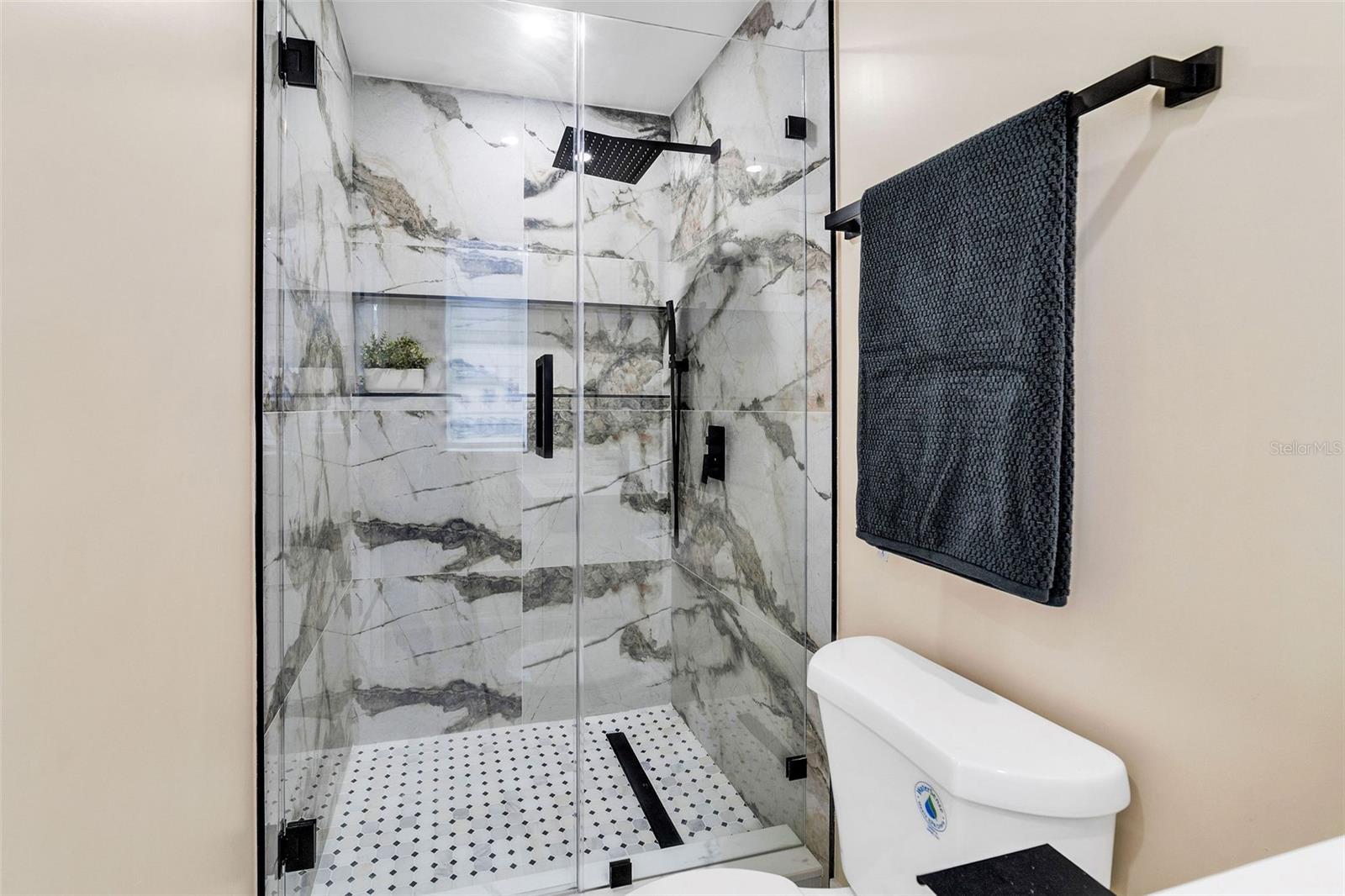 Image 32 of 96 For 4518 Idlewild Avenue