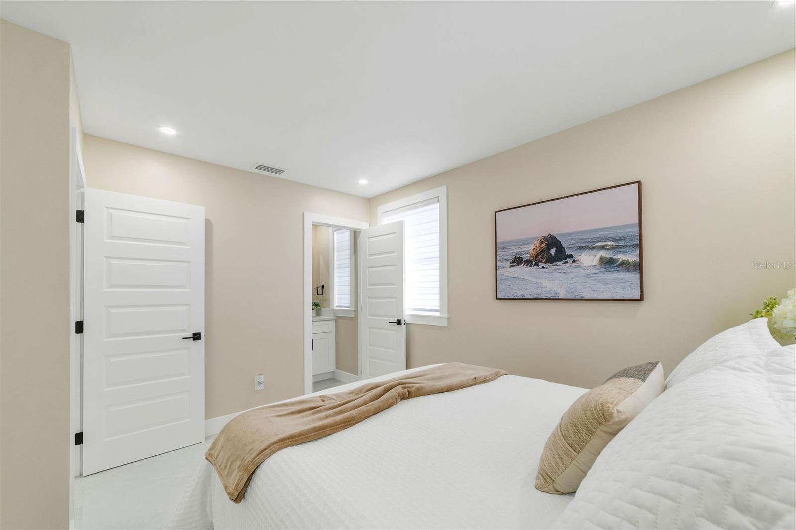 Image 35 of 96 For 4518 Idlewild Avenue