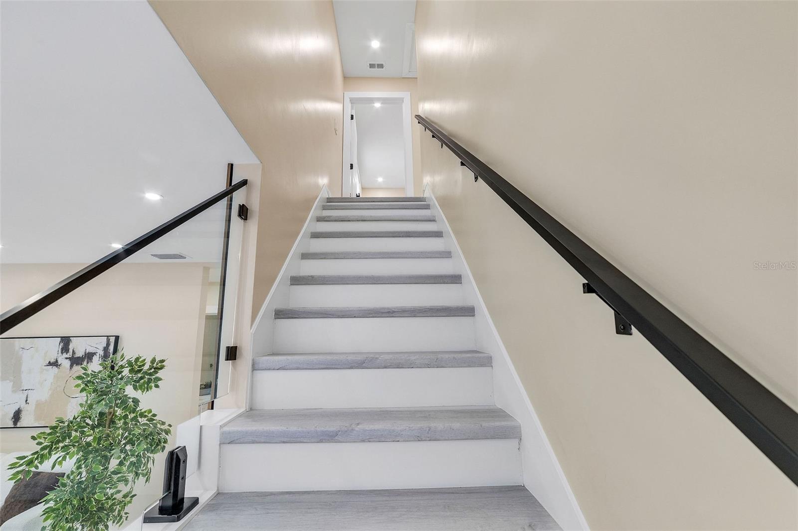 Image 38 of 96 For 4518 Idlewild Avenue