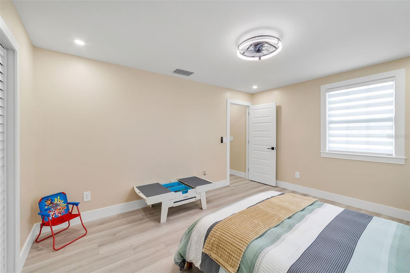 Image 41 of 96 For 4518 Idlewild Avenue