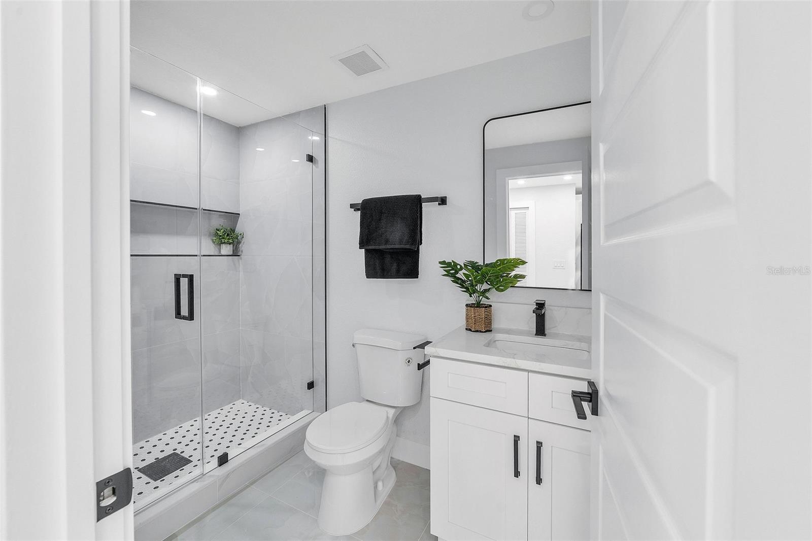 Image 62 of 96 For 4518 Idlewild Avenue