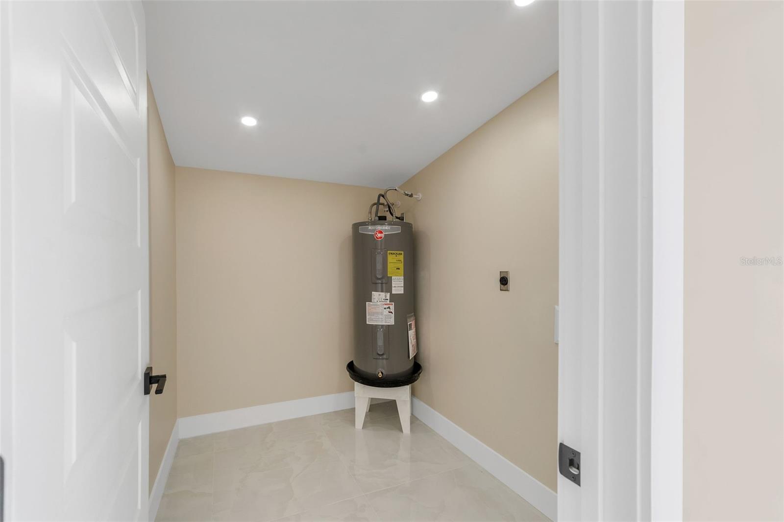 Image 84 of 96 For 4518 Idlewild Avenue