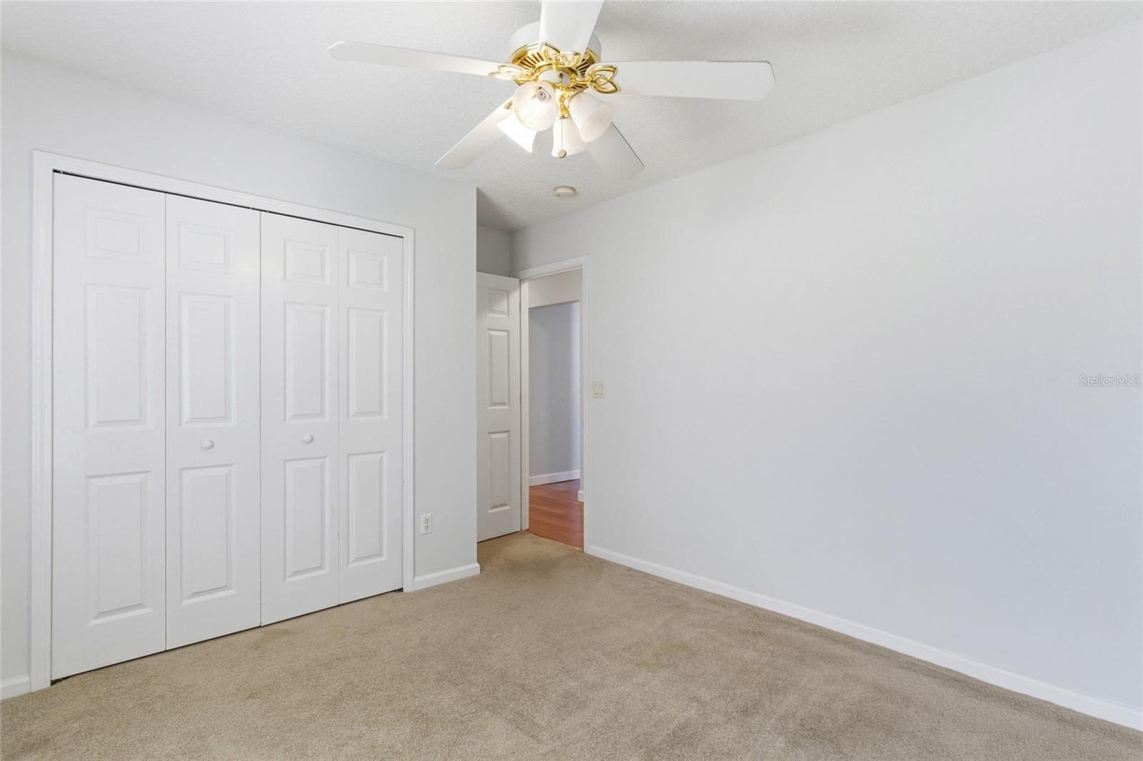 Image 26 of 53 For 574 Whitfield Road