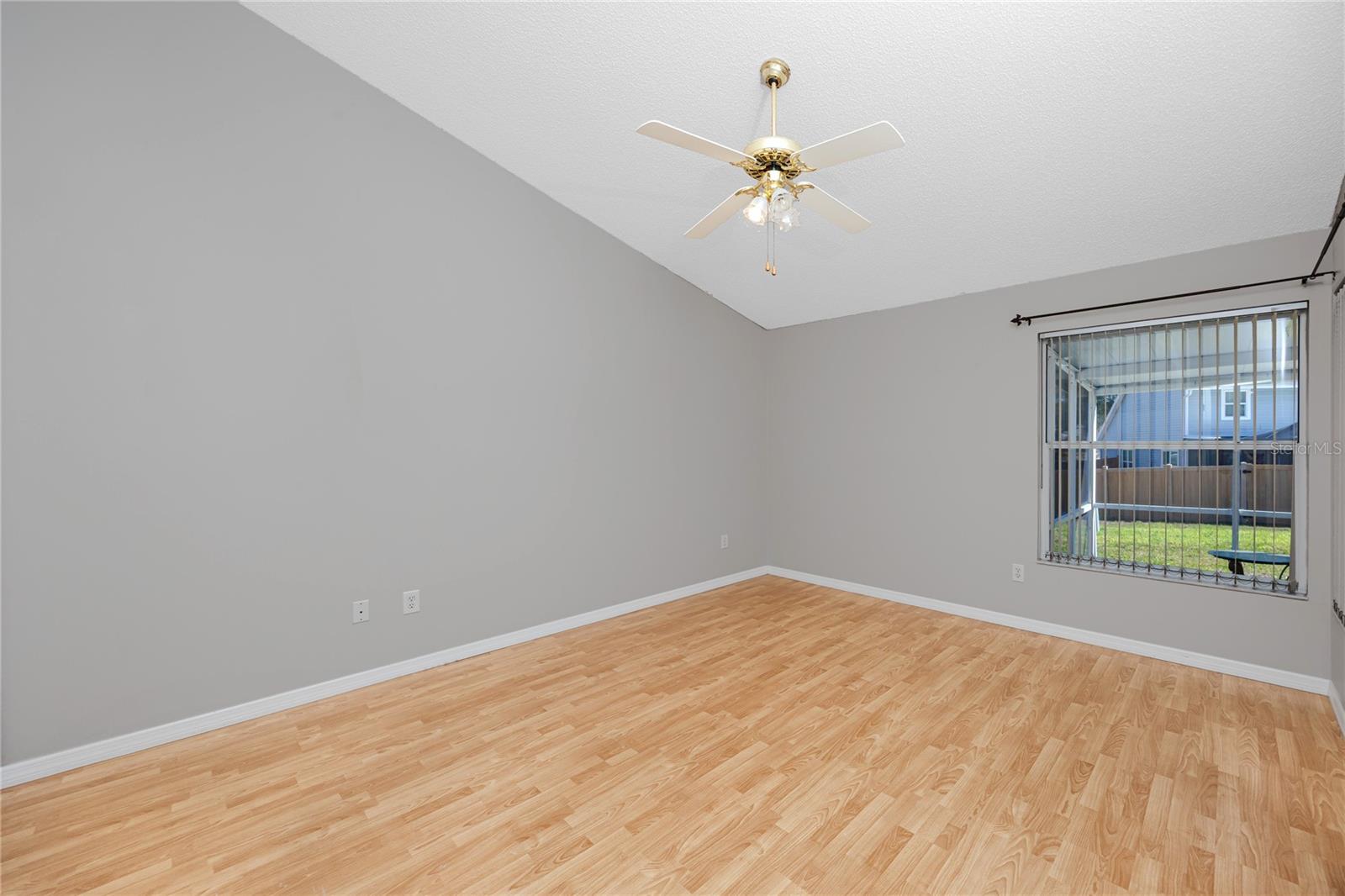 Image 10 of 31 For 2411 Bentley Drive 2411