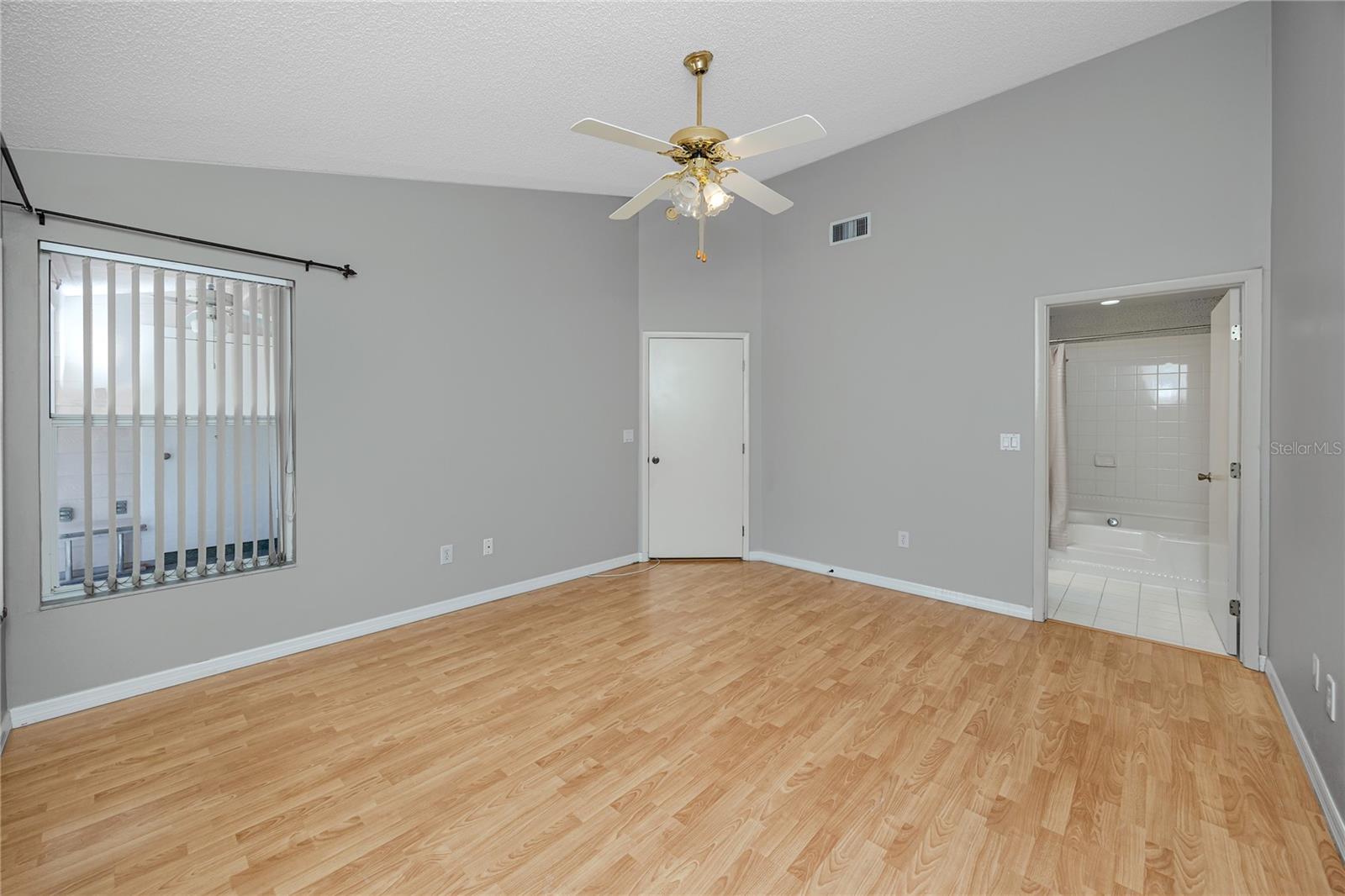 Image 11 of 31 For 2411 Bentley Drive 2411