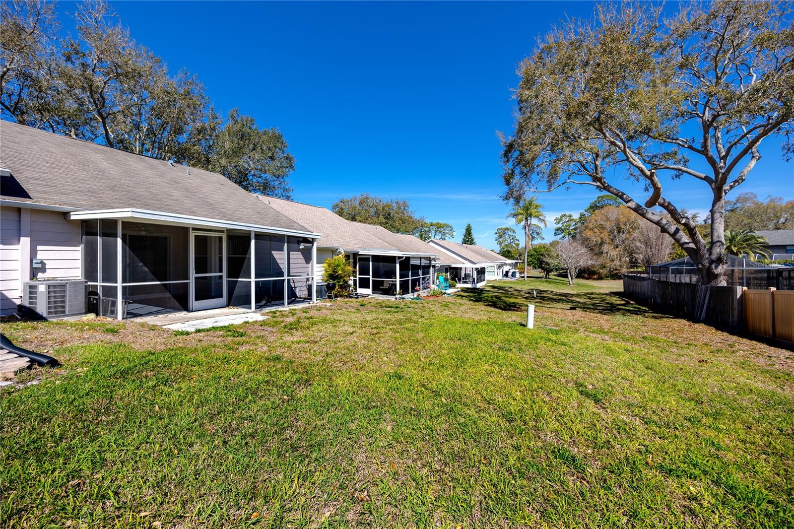 Image 23 of 31 For 2411 Bentley Drive 2411