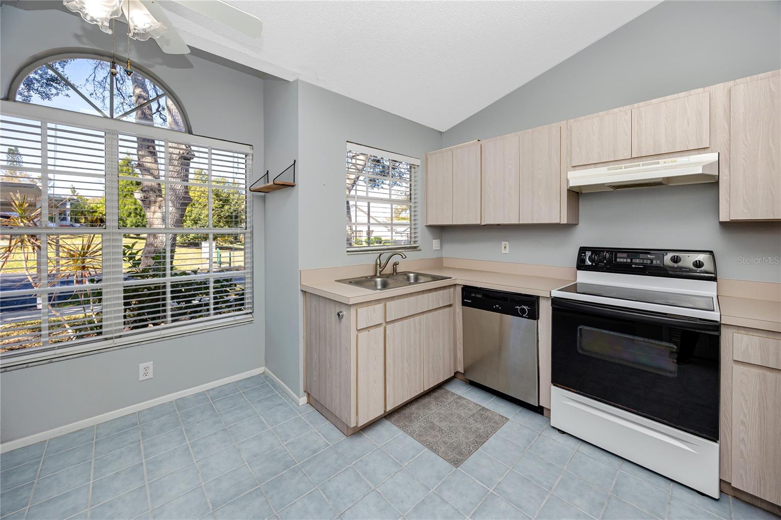 Image 7 of 31 For 2411 Bentley Drive 2411