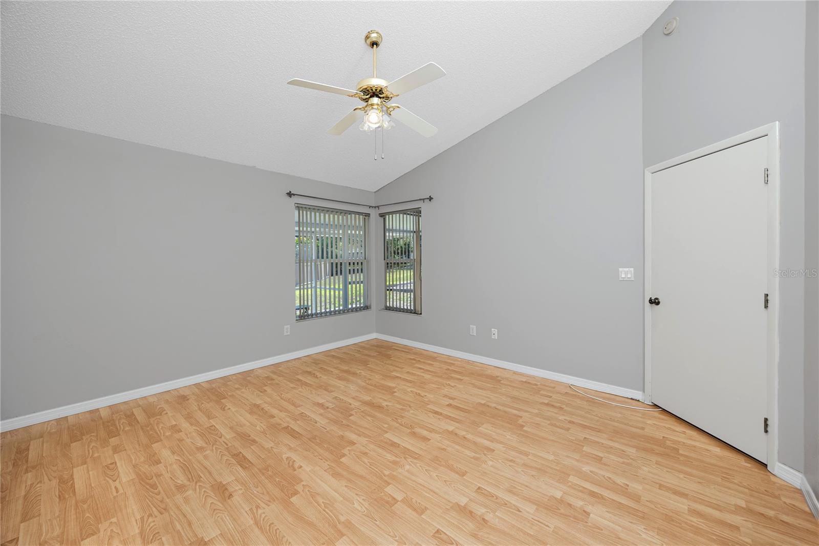 Image 9 of 31 For 2411 Bentley Drive 2411