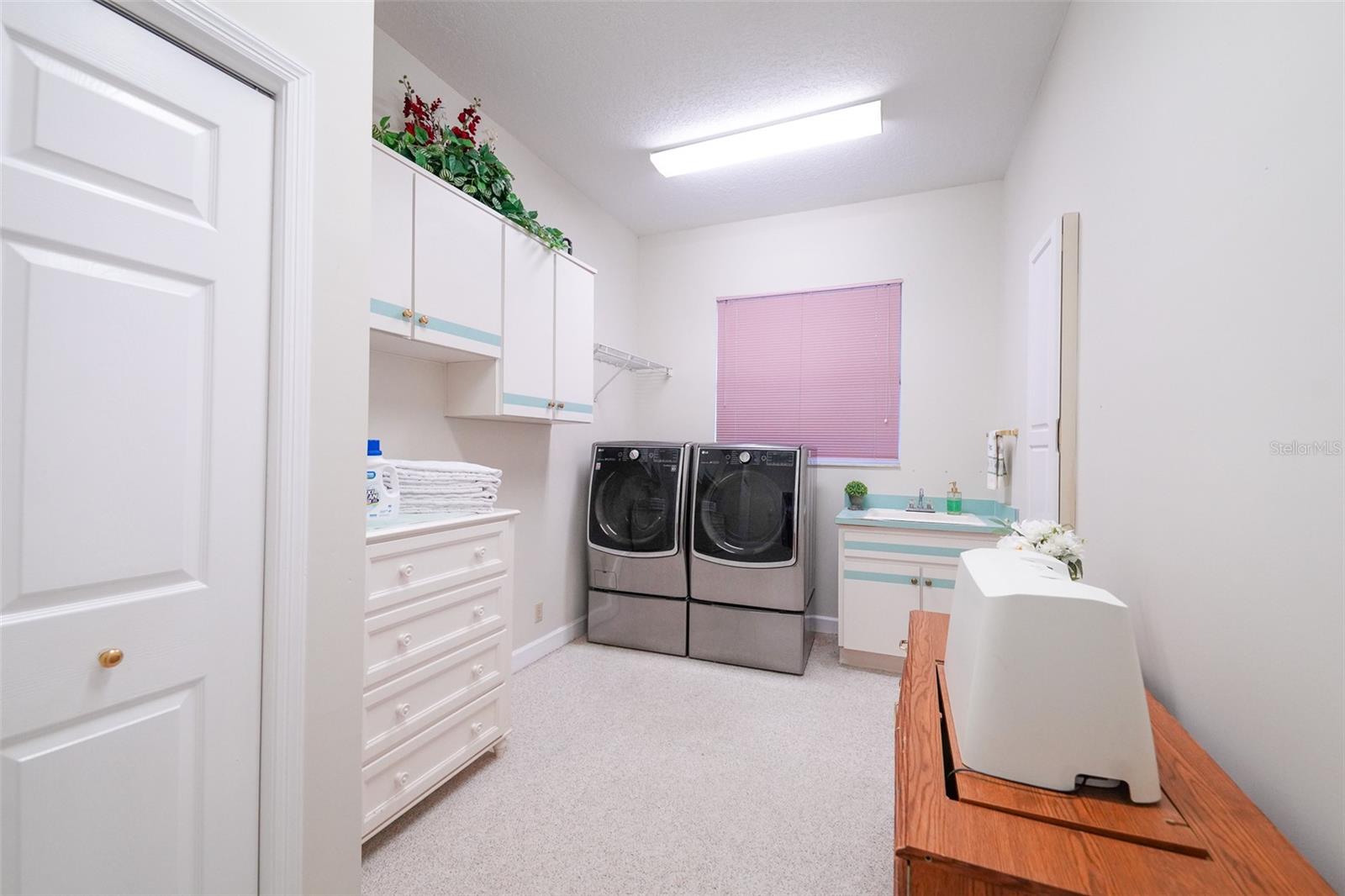 Image 42 of 54 For 13044 Bridle Path