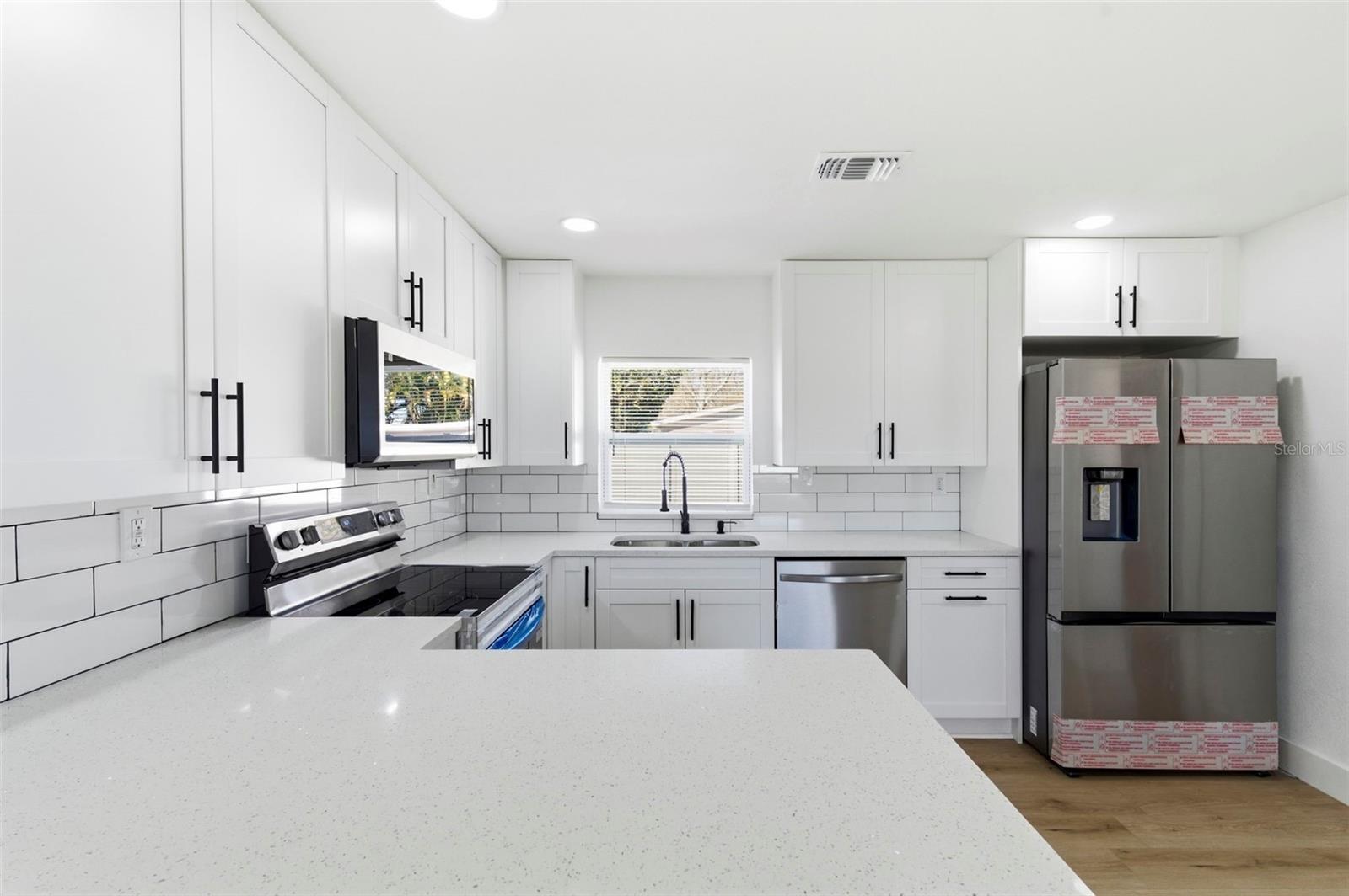 Image 11 of 47 For 1448 Belcher Road S