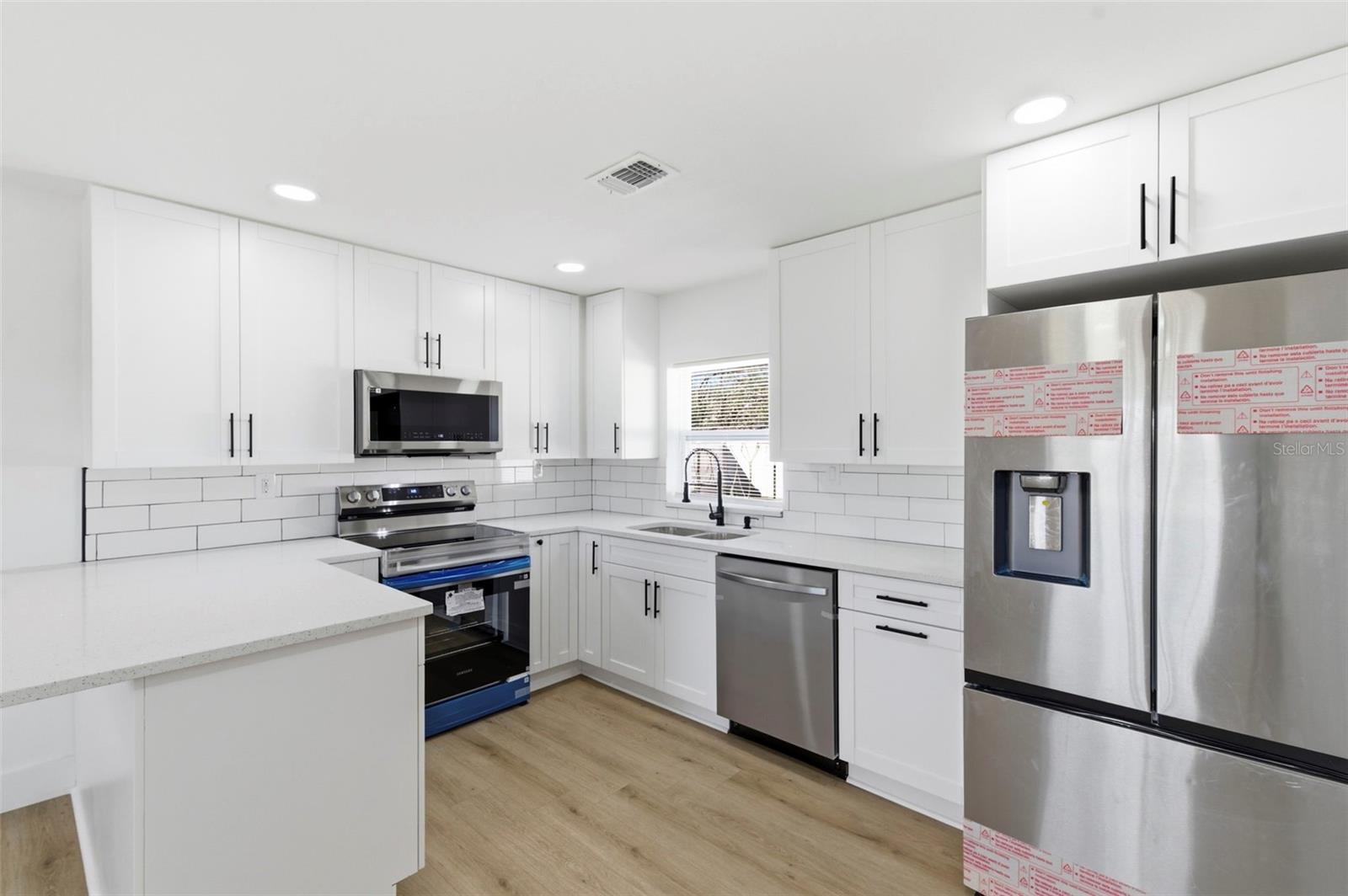 Image 13 of 47 For 1448 Belcher Road S