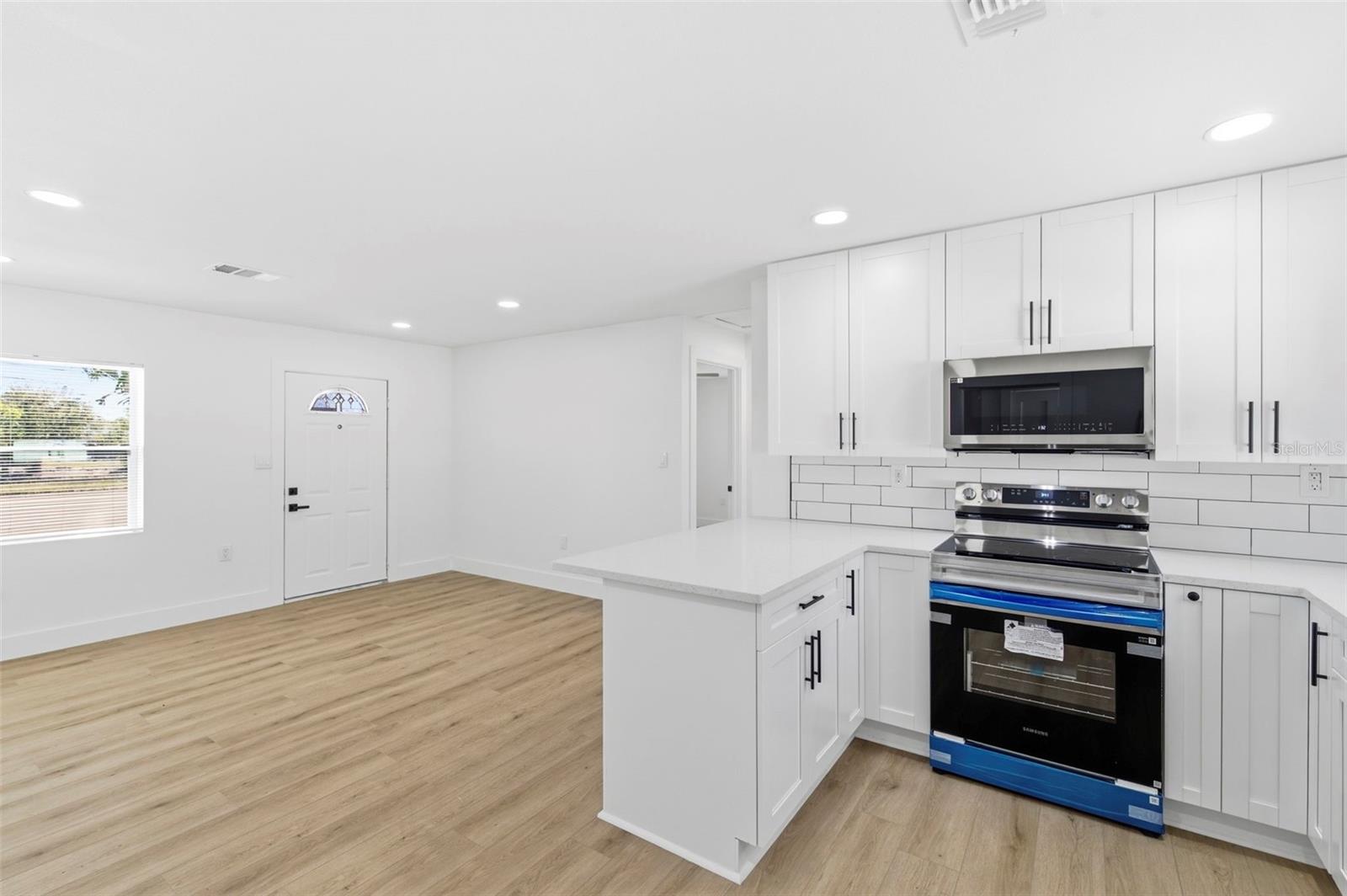 Image 15 of 47 For 1448 Belcher Road S