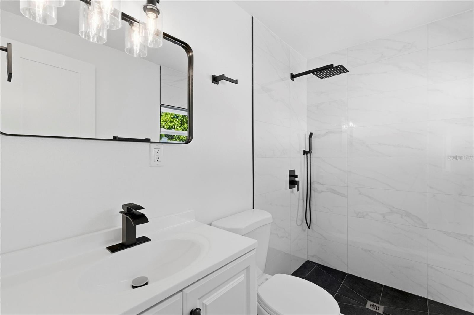 Image 23 of 47 For 1448 Belcher Road S