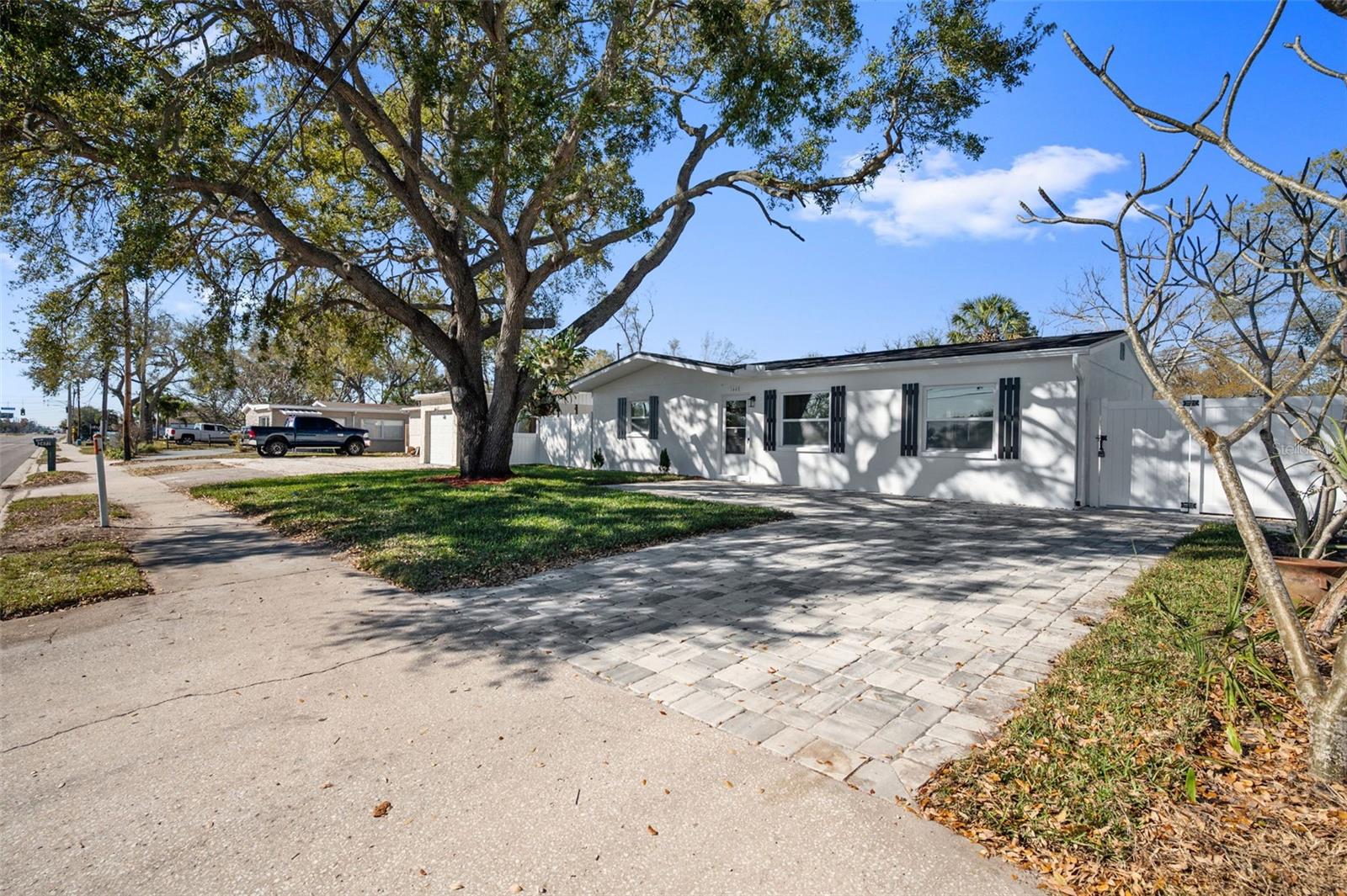 Image 3 of 47 For 1448 Belcher Road S