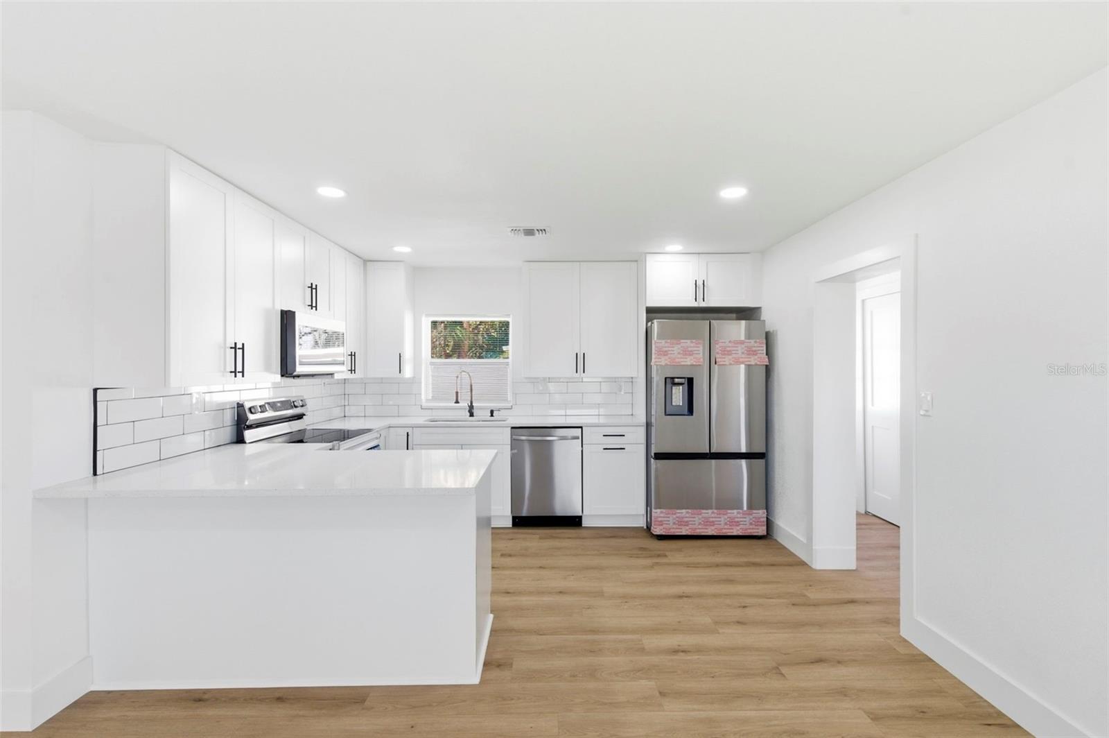 Image 9 of 47 For 1448 Belcher Road S