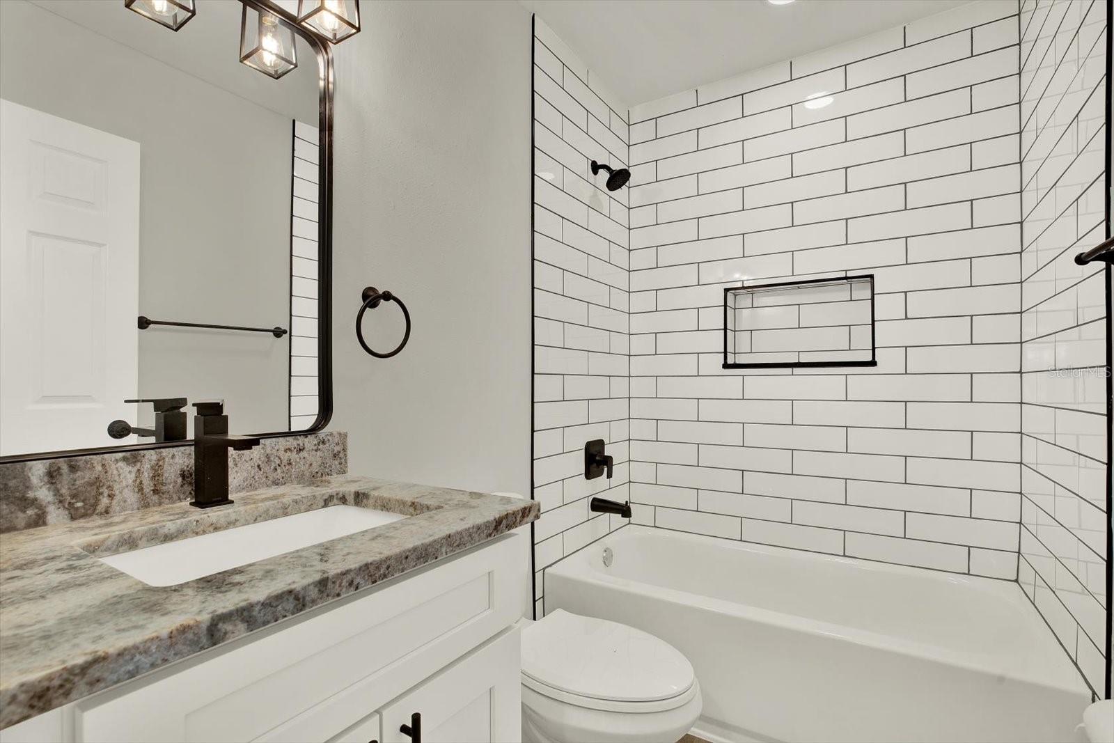 Listing photo id 13 for 222 Willowick Avenue