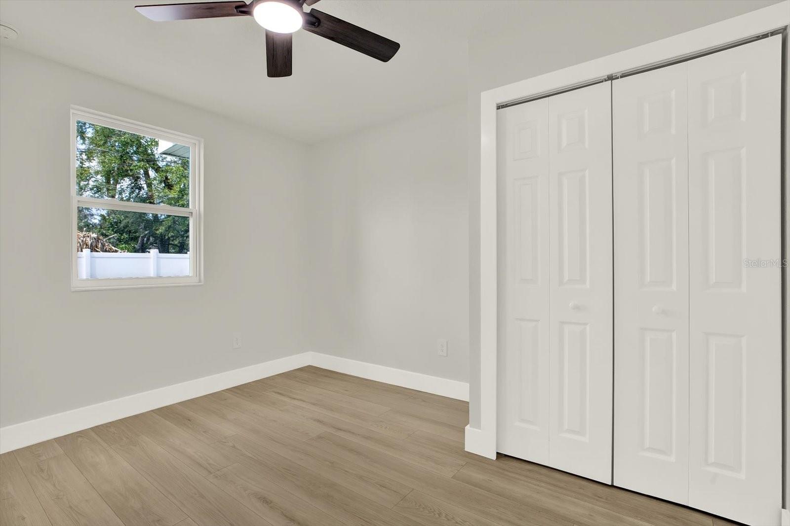 Listing photo id 14 for 222 Willowick Avenue