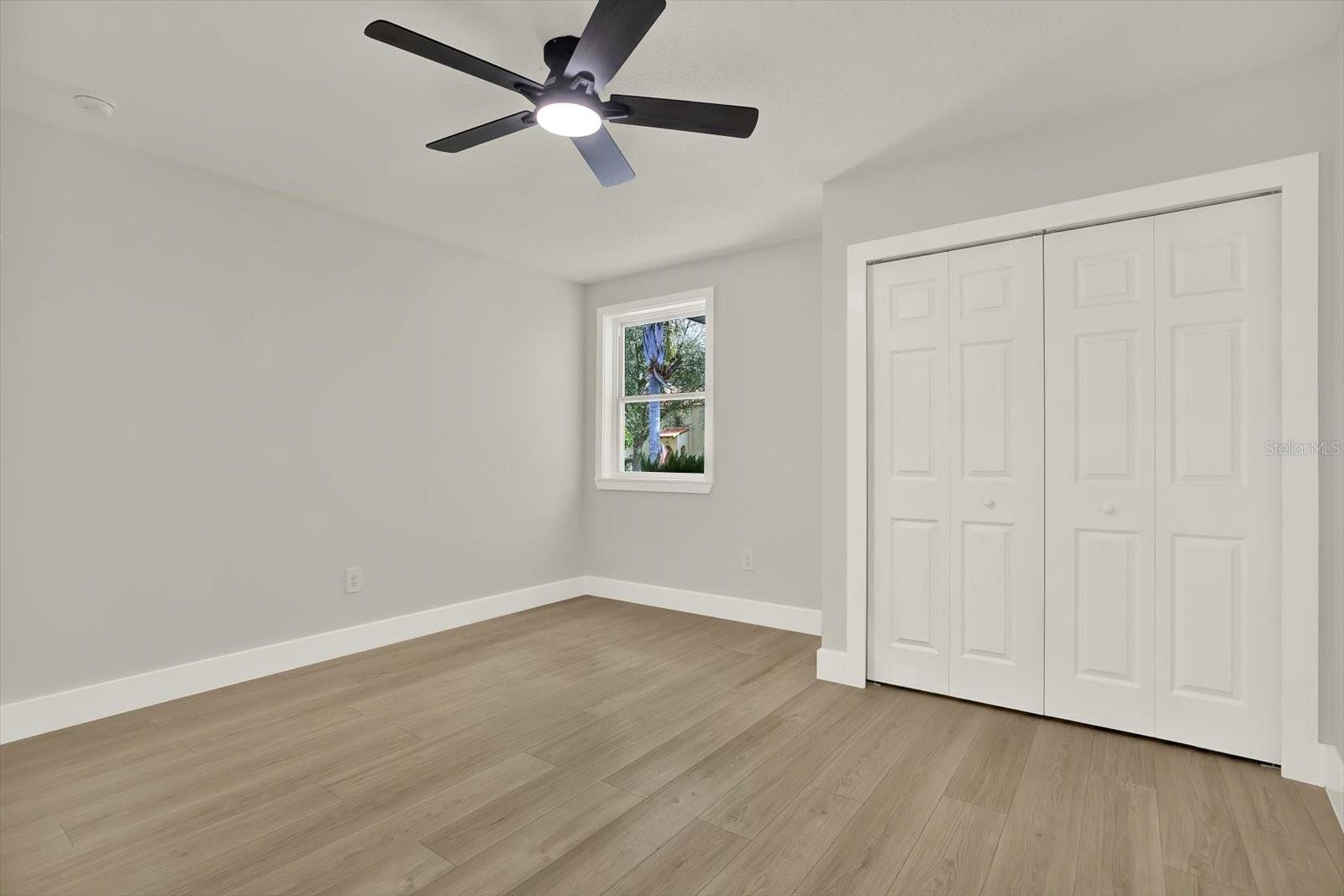 Listing photo id 15 for 222 Willowick Avenue