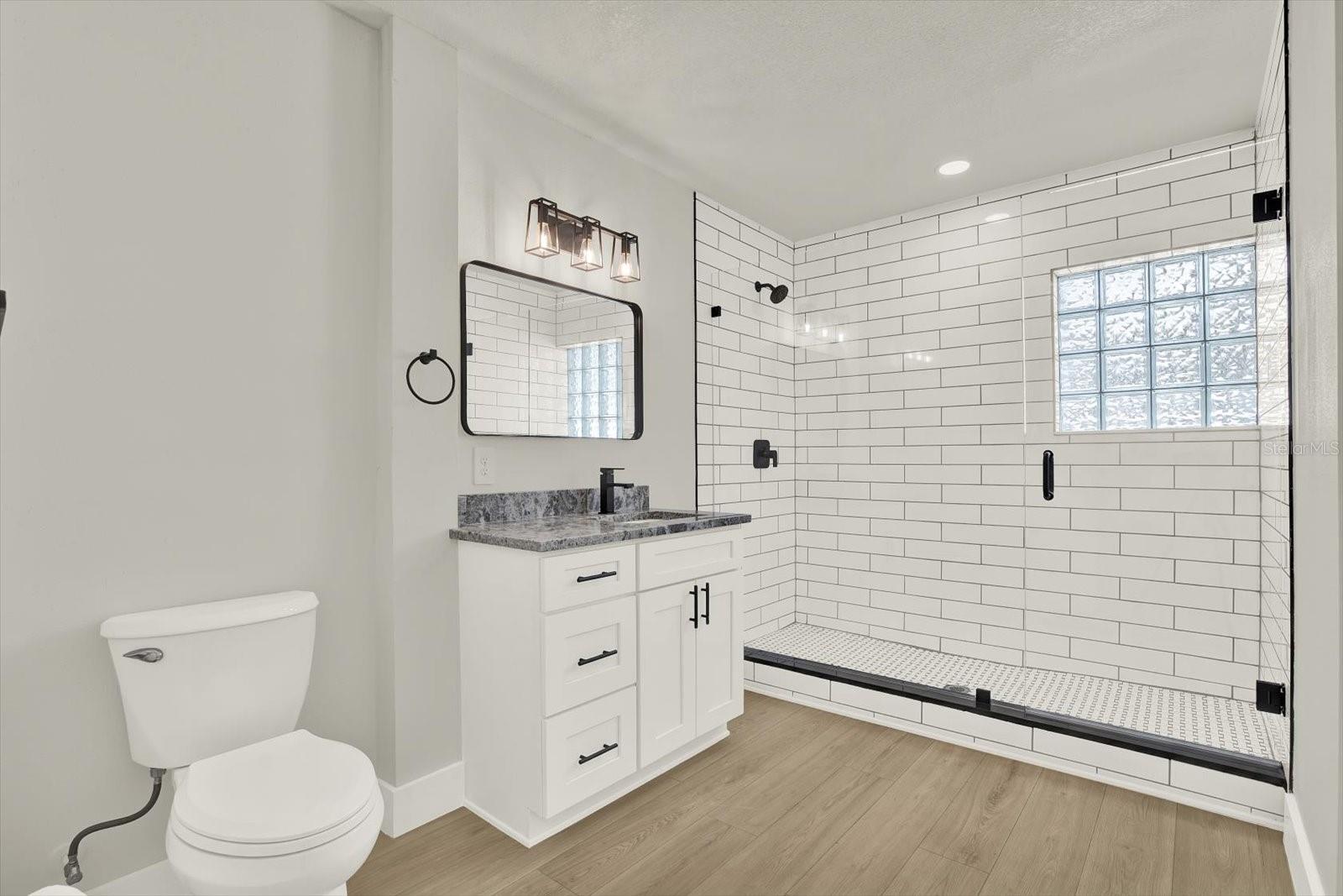 Listing photo id 17 for 222 Willowick Avenue