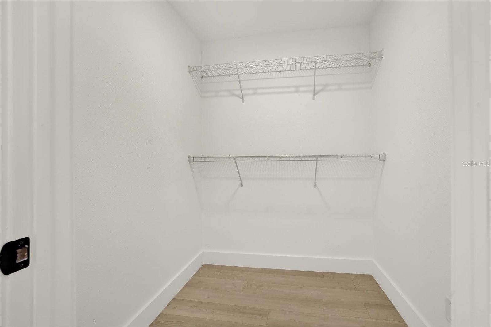 Listing photo id 22 for 222 Willowick Avenue