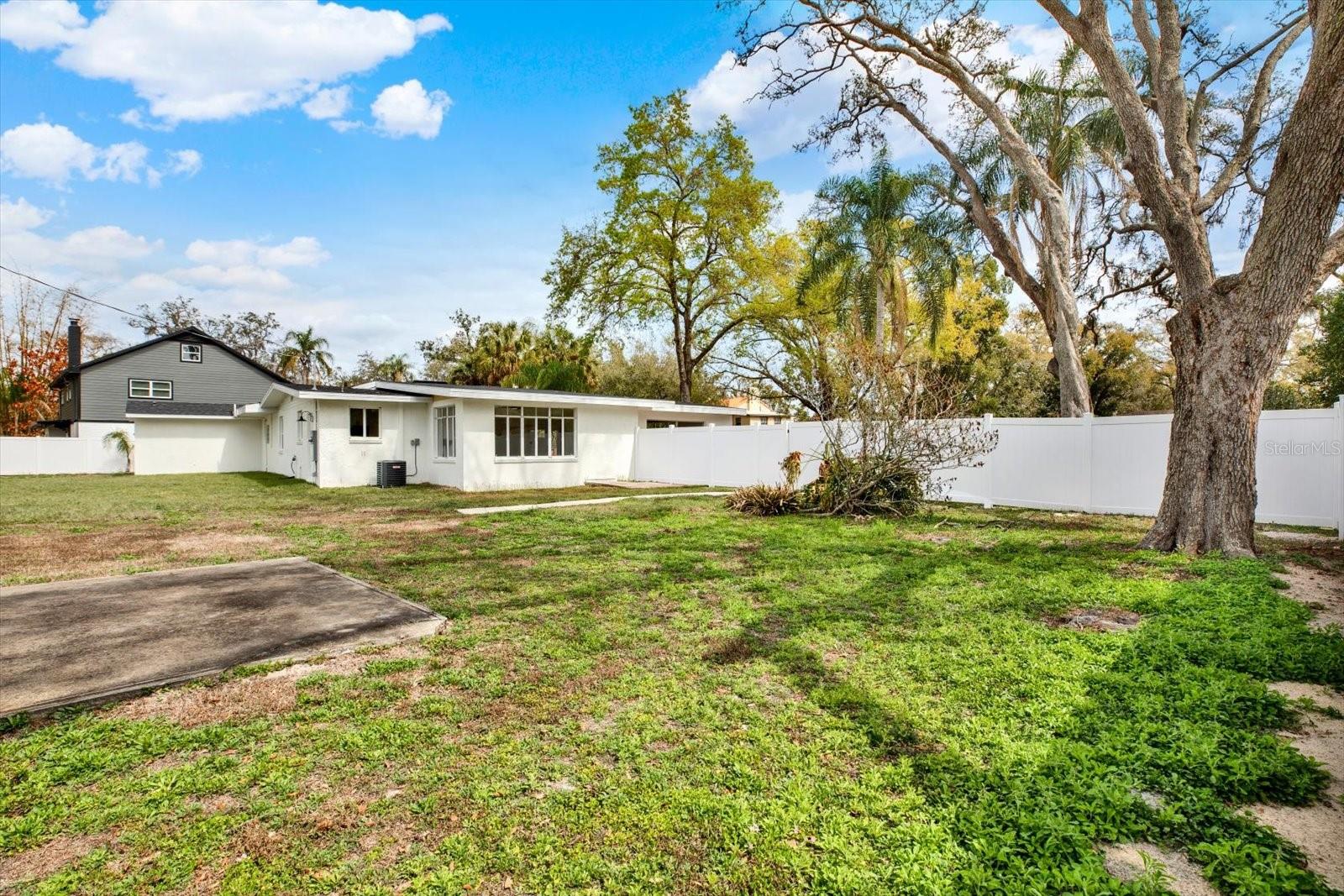 Listing photo id 24 for 222 Willowick Avenue