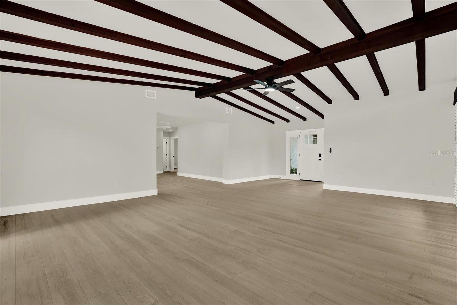 Listing photo id 1 for 222 Willowick Avenue