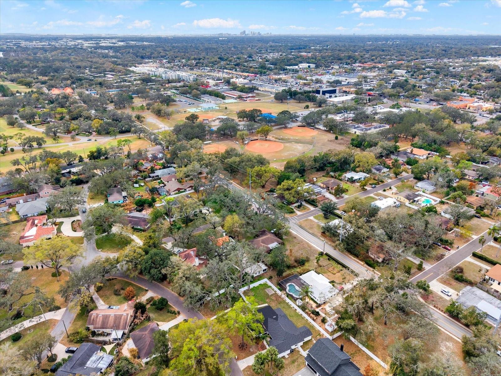 Listing photo id 31 for 222 Willowick Avenue