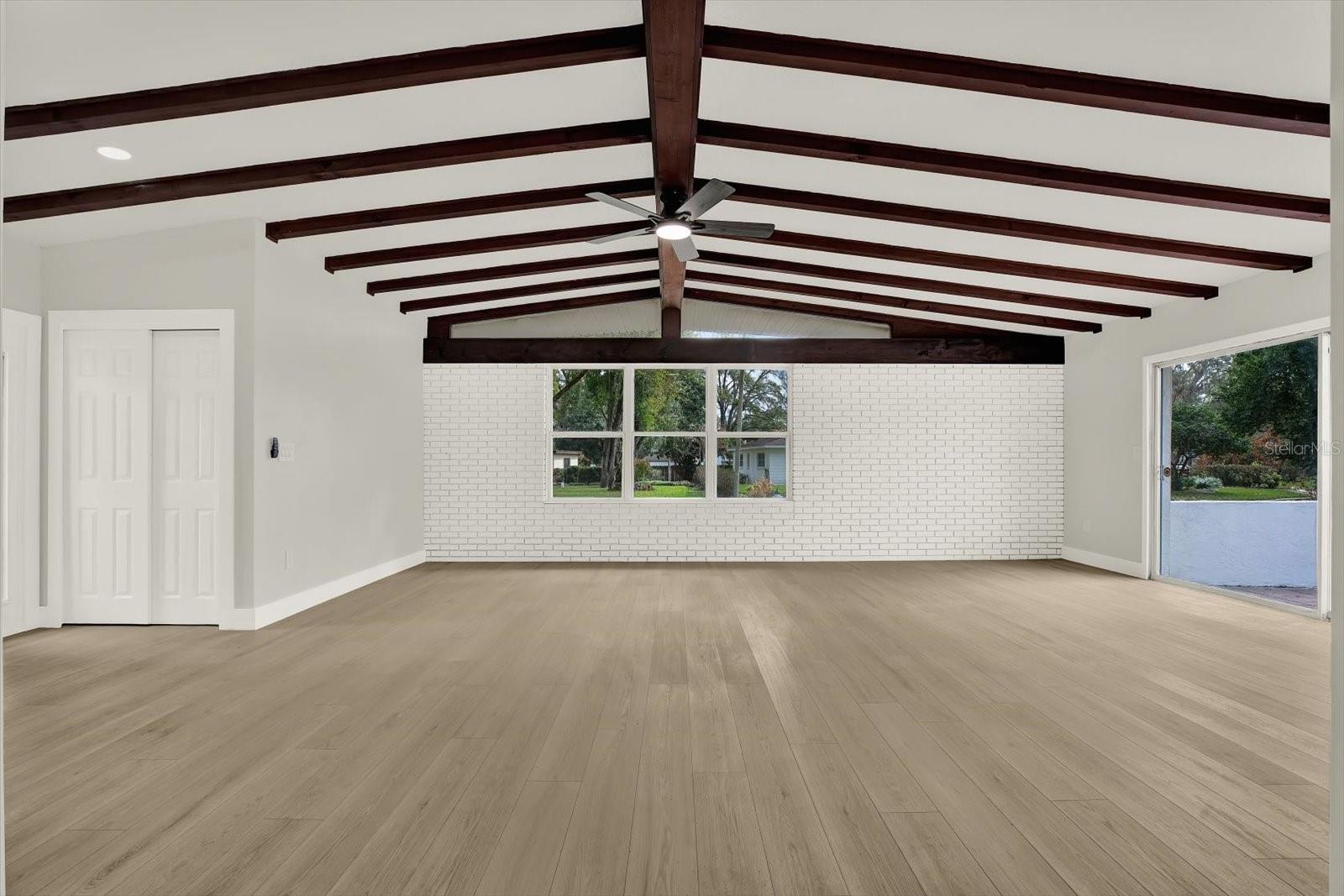 Listing photo id 2 for 222 Willowick Avenue