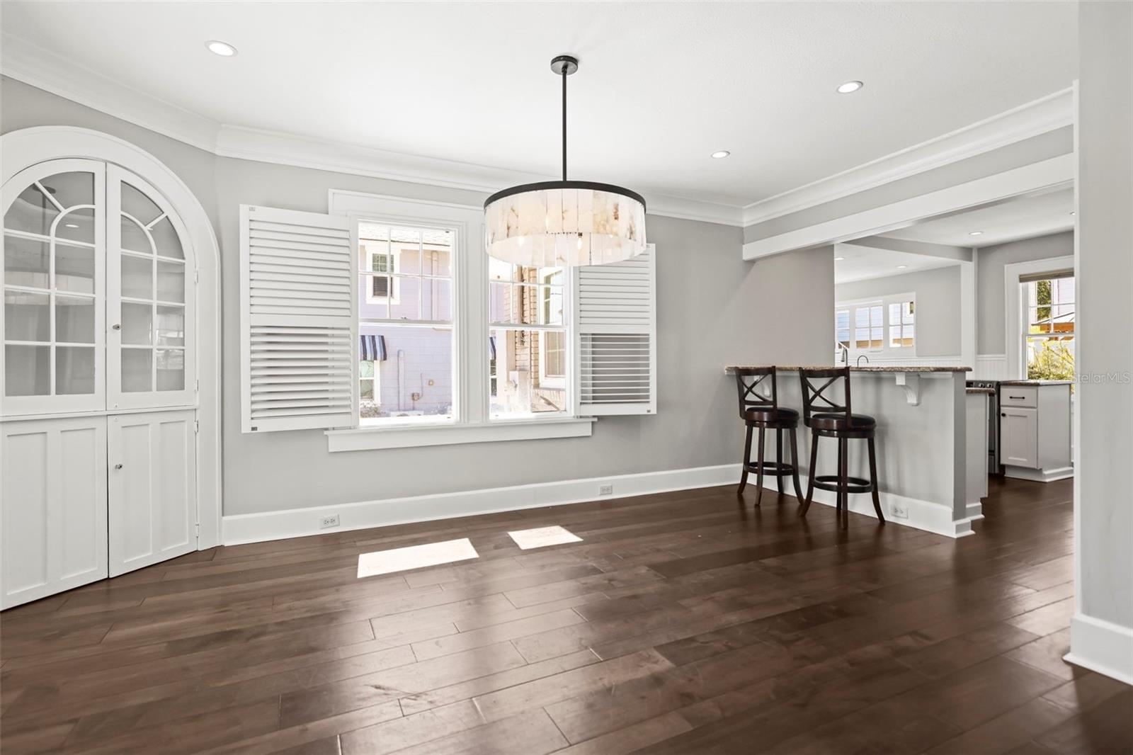 Listing photo id 17 for 800 18th Avenue N