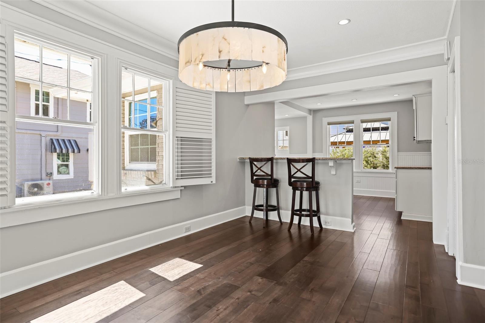 Listing photo id 18 for 800 18th Avenue N