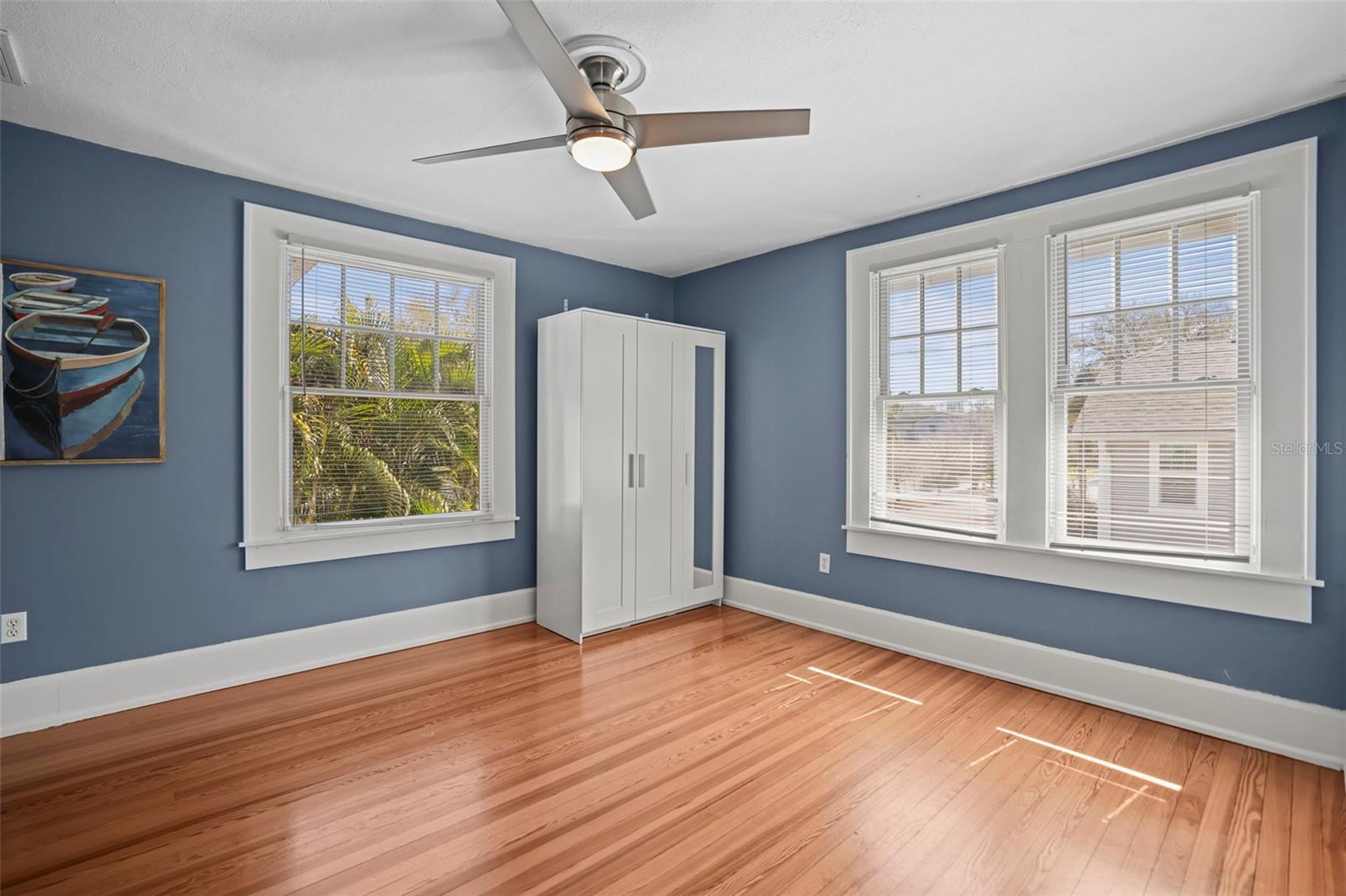 Listing photo id 26 for 800 18th Avenue N