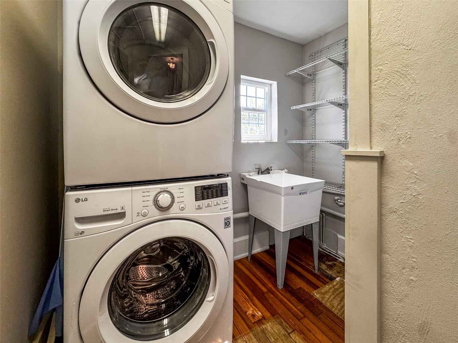 Listing photo id 28 for 800 18th Avenue N