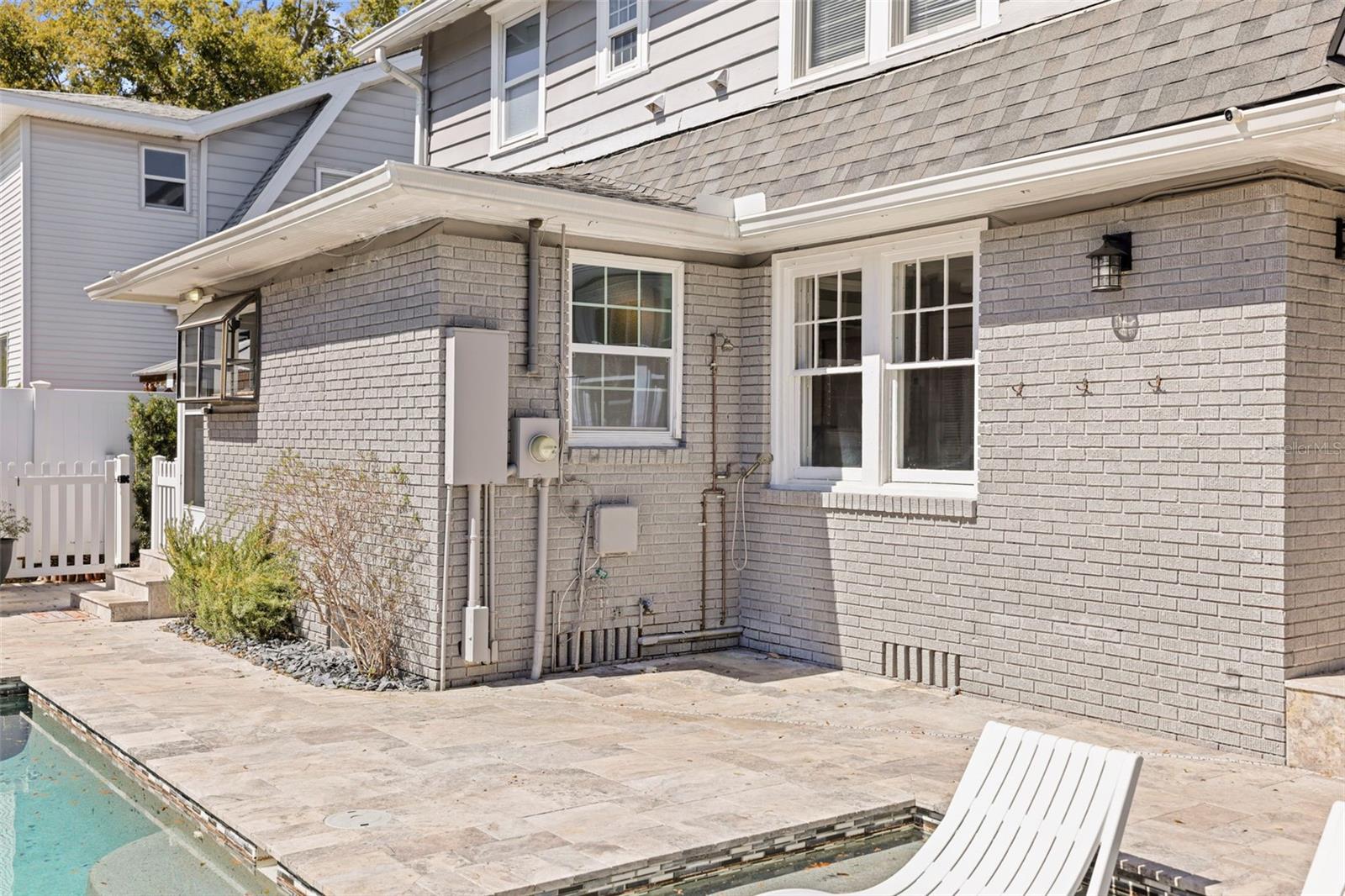 Listing photo id 34 for 800 18th Avenue N