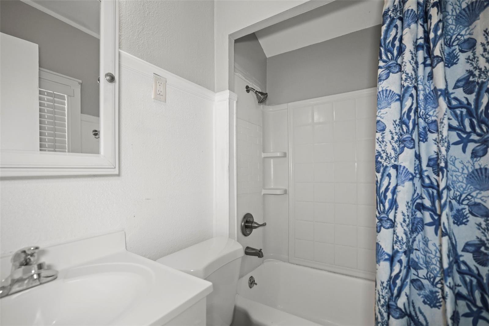 Listing photo id 42 for 800 18th Avenue N