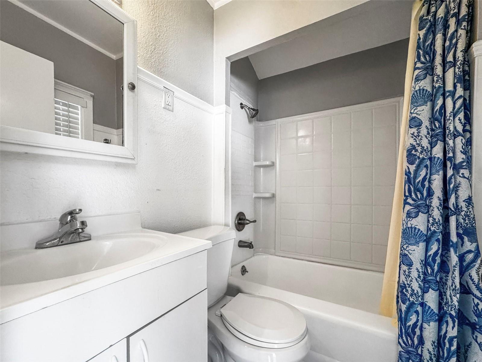 Listing photo id 43 for 800 18th Avenue N