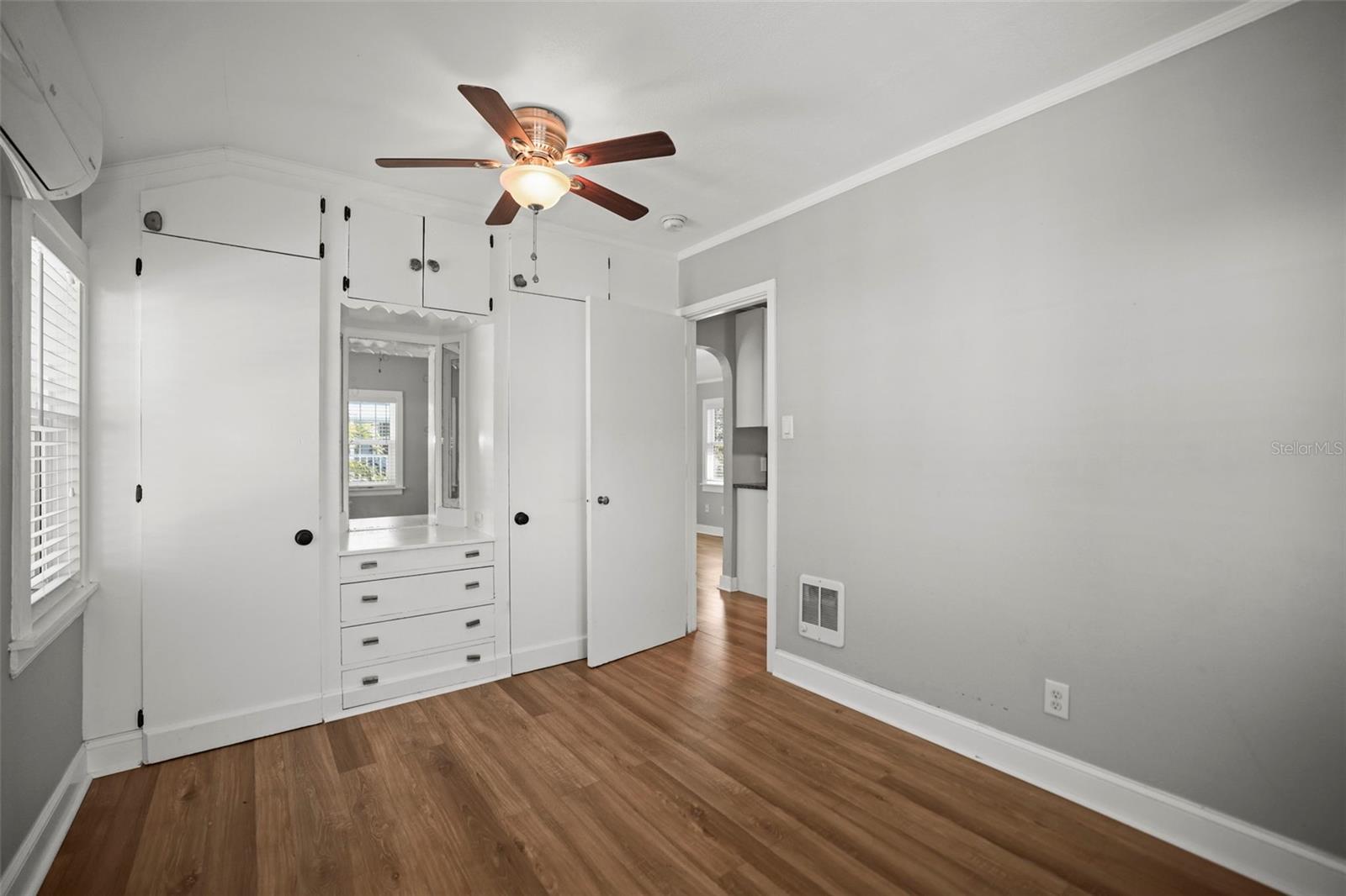 Listing photo id 46 for 800 18th Avenue N