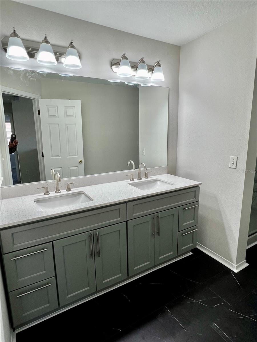 Image 17 of 25 For 18916 Randall Place