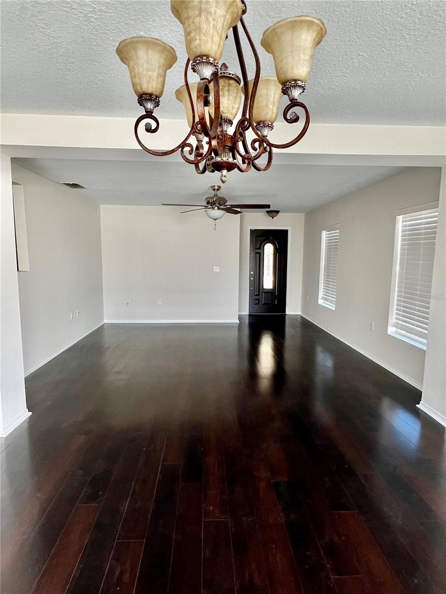 Image 4 of 25 For 18916 Randall Place