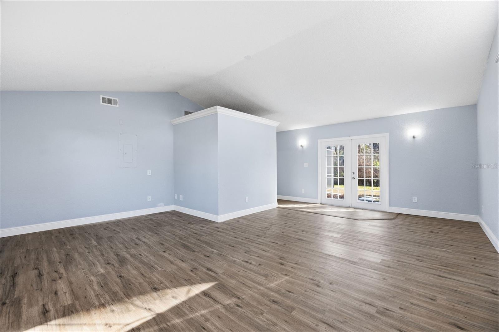 Image 12 of 45 For 33710 Linda Lane