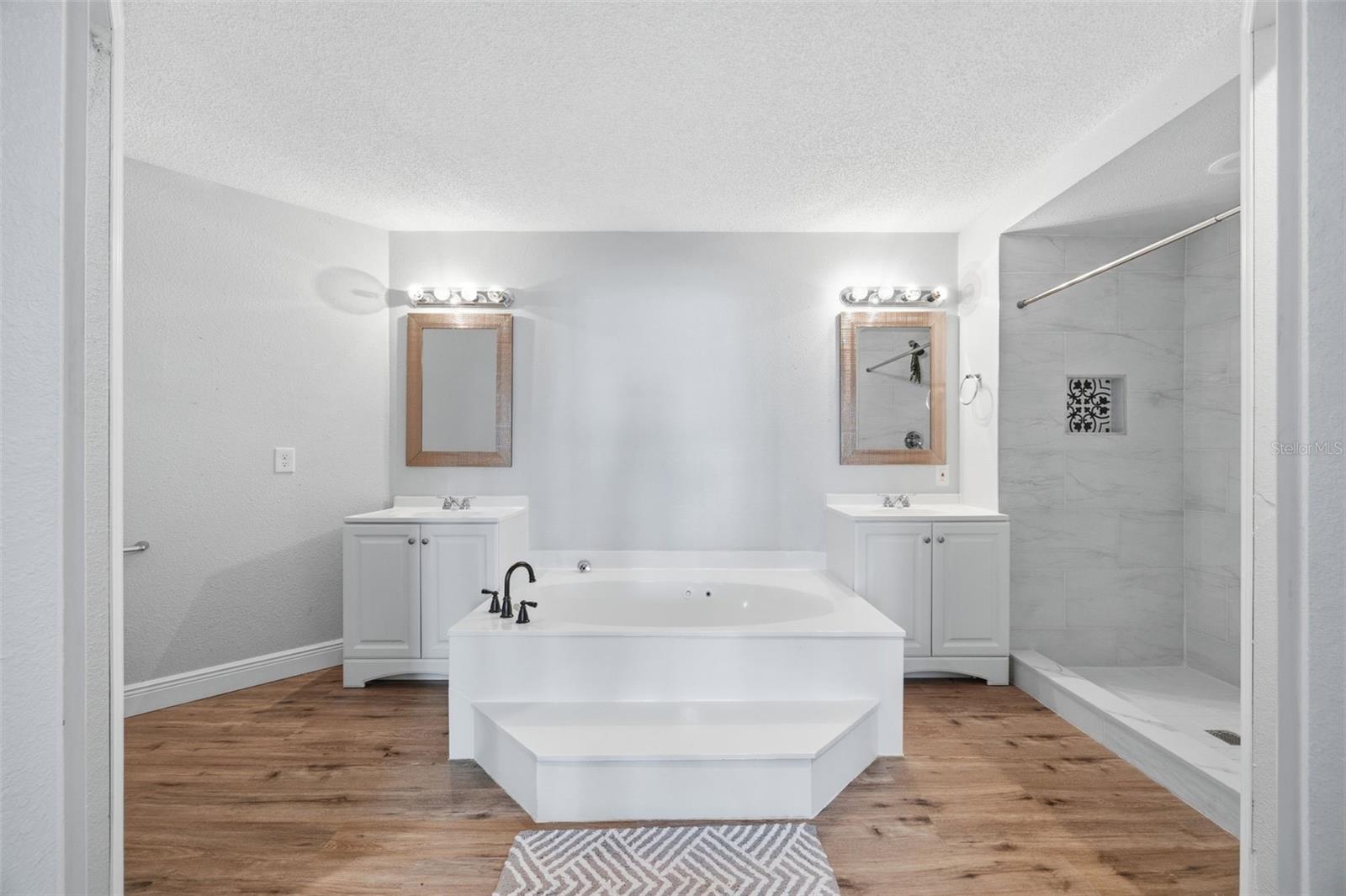 Image 17 of 45 For 33710 Linda Lane