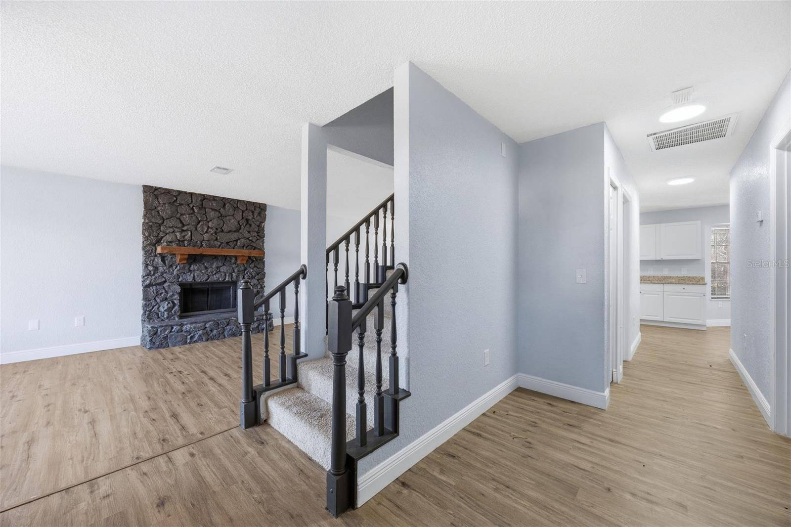 Image 19 of 45 For 33710 Linda Lane