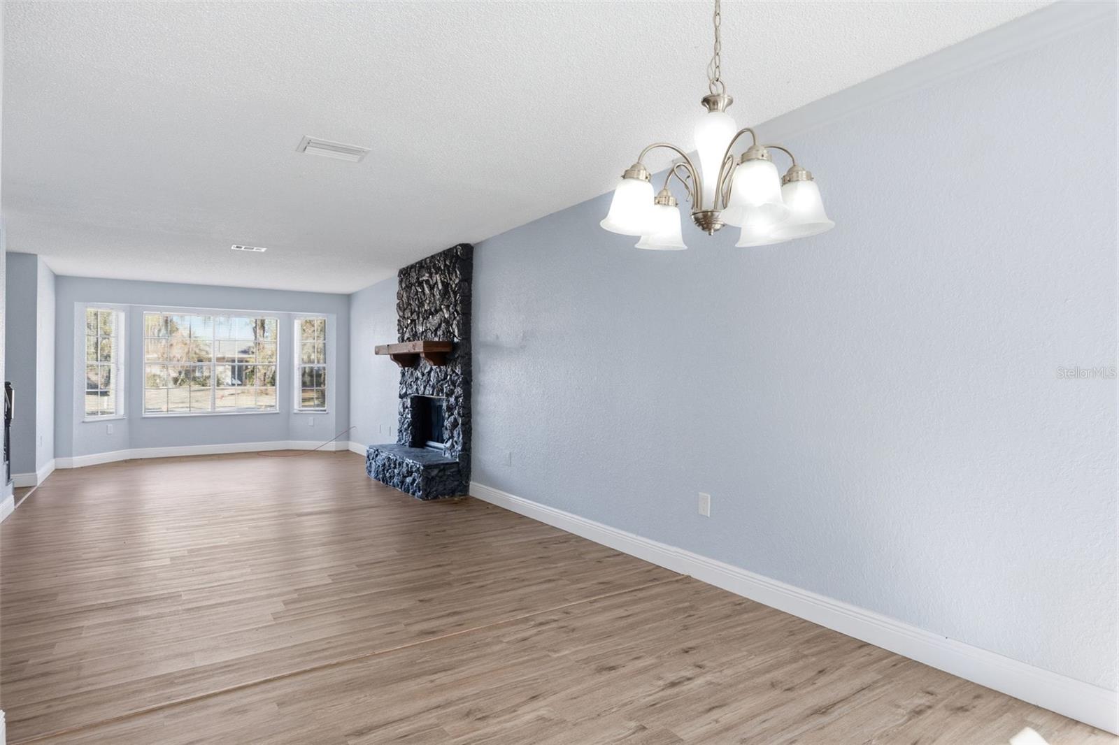 Image 21 of 45 For 33710 Linda Lane