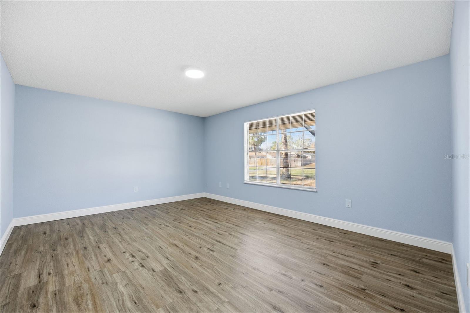 Image 24 of 45 For 33710 Linda Lane