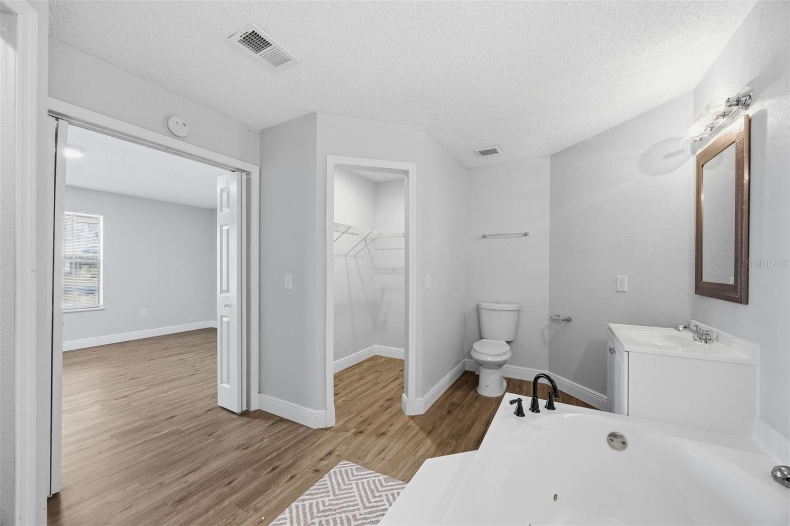 Image 26 of 45 For 33710 Linda Lane