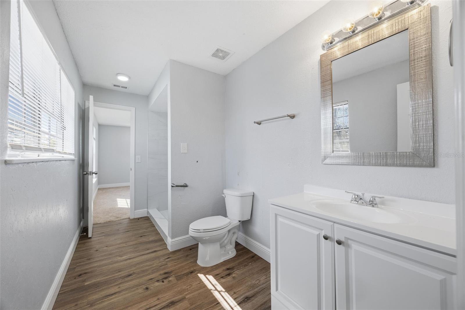 Image 29 of 45 For 33710 Linda Lane